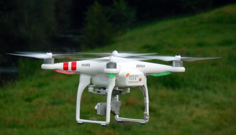 quadrocopter-451747_1280